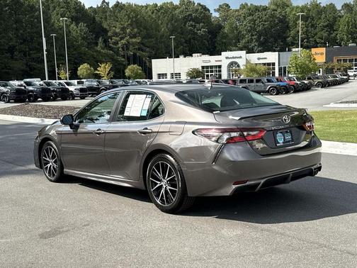 2024 Toyota Camry SE