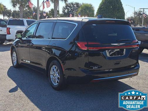 2024 Chrysler Pacifica Touring-L