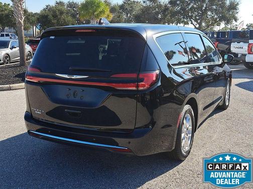 2024 Chrysler Pacifica Touring-L