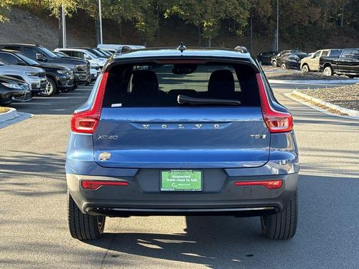 2021 Volvo XC40 T5 R-Design