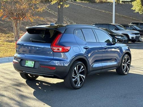 2021 Volvo XC40 T5 R-Design