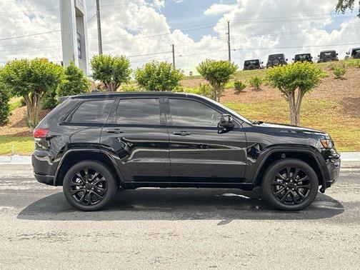 2022 Jeep Grand Cherokee WK Laredo