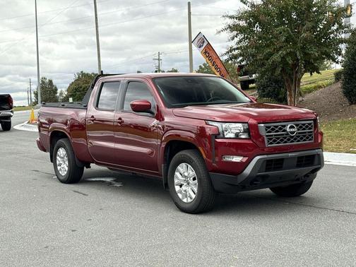 2023 Nissan Frontier SV