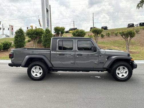 2020 Jeep Gladiator Sport
