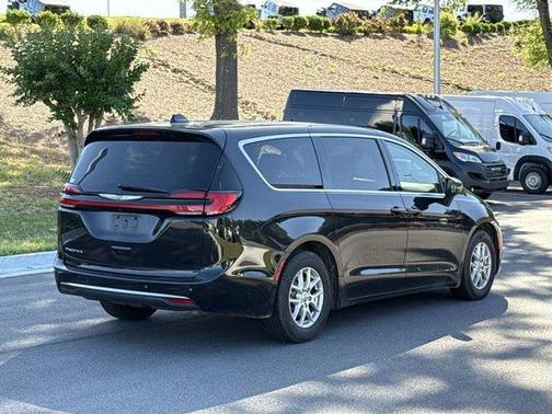 2023 Chrysler Pacifica Touring-L