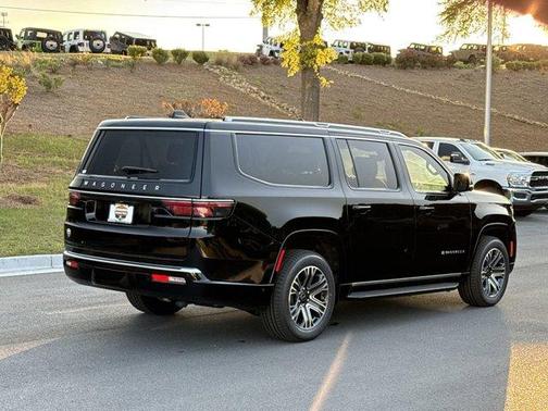 2025 Jeep Wagoneer L Base