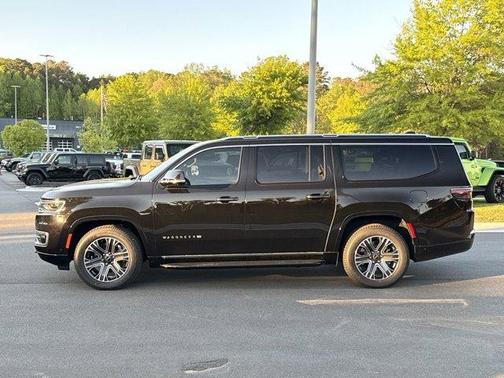 2025 Jeep Wagoneer L Base