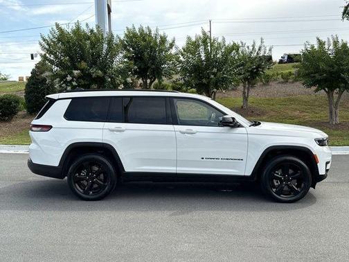 2023 Jeep Grand Cherokee L Laredo