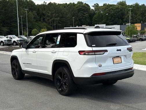 2023 Jeep Grand Cherokee L Laredo