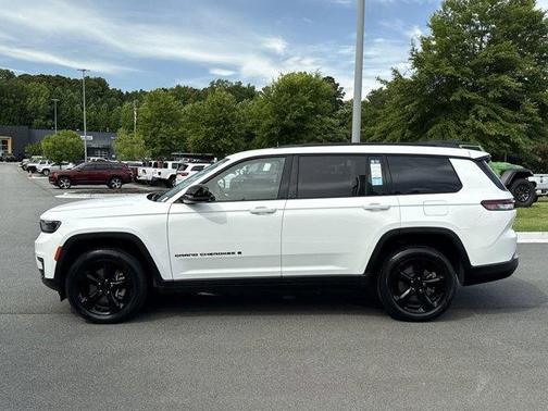 2023 Jeep Grand Cherokee L Laredo