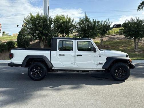 2025 Jeep Gladiator Sport