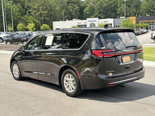 2023 Chrysler Pacifica Touring-L