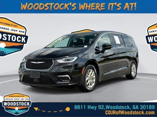 2023 Chrysler Pacifica Touring-L