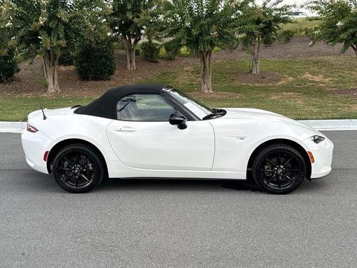 2019 Mazda MX-5 Miata Sport