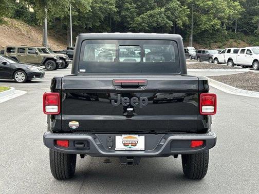 2025 Jeep Gladiator Sport