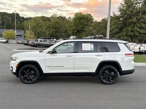 2023 Jeep Grand Cherokee L Laredo