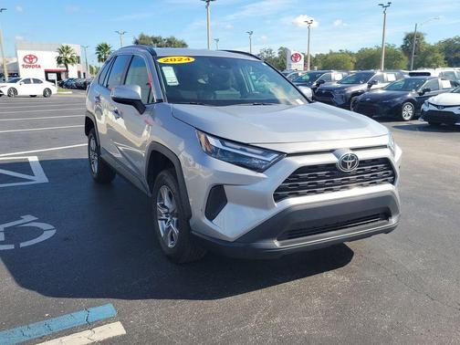 2024 Toyota RAV4 XLE
