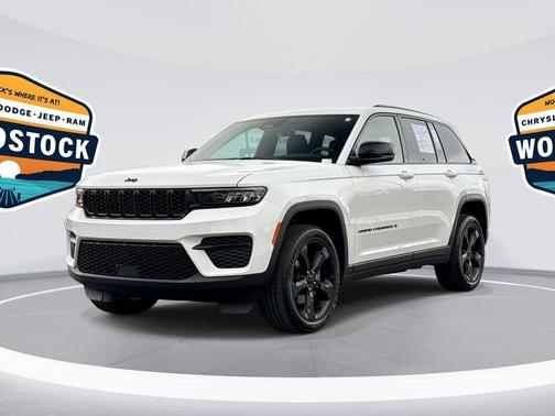 2025 Jeep Grand Cherokee Laredo