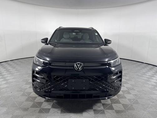 2025 Volkswagen Tiguan 2.0T SE R-Line Black