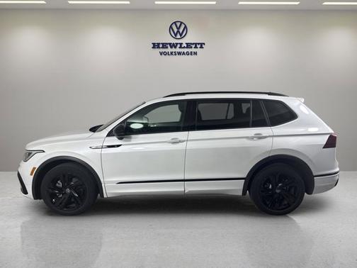 Opal White Pearl Effect 2023 Volkswagen Tiguan 2.0T SE R-Line Black