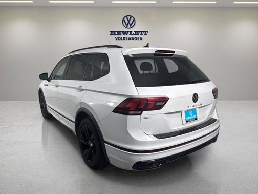 Opal White Pearl Effect 2023 Volkswagen Tiguan 2.0T SE R-Line Black
