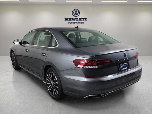 2022 Volkswagen Passat 2.0T Limited Edition