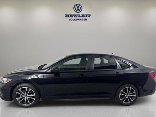 Deep Black Pearl Effect 2024 Volkswagen Jetta 1.5T Sport