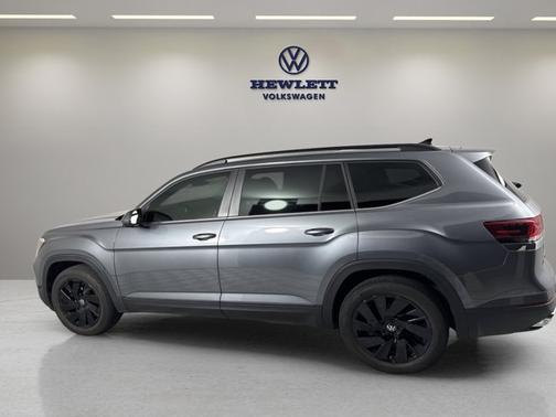 2024 Volkswagen Atlas 2.0T SE w/ Technology