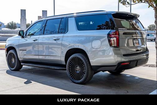 2024 Chevrolet Suburban RST