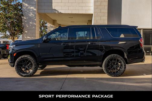 2023 Chevrolet Suburban RST
