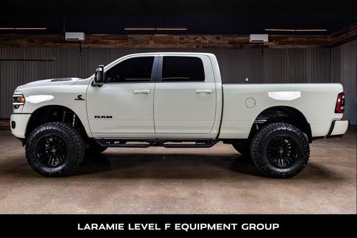 2023 RAM 2500 Laramie Crew Cab 4x4 6'4' Box