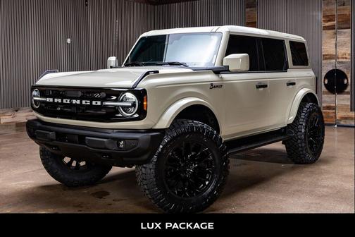 Desert Sand 2026 Ford Bronco Outer Banks