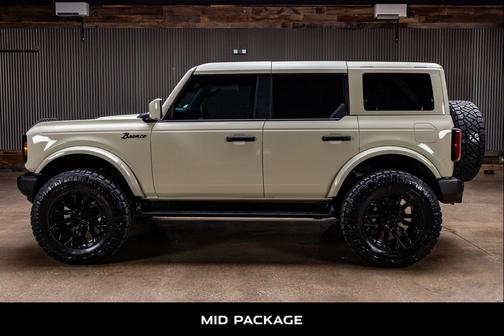 Desert Sand 2026 Ford Bronco Outer Banks