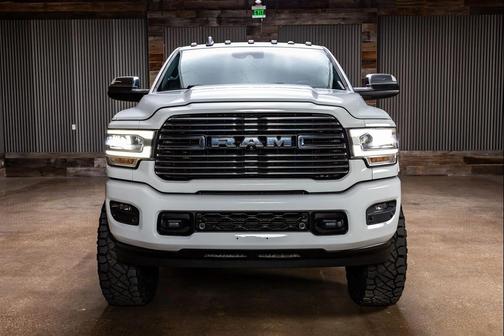 2020 RAM 2500 Laramie Crew Cab 4X4 6'4' Box