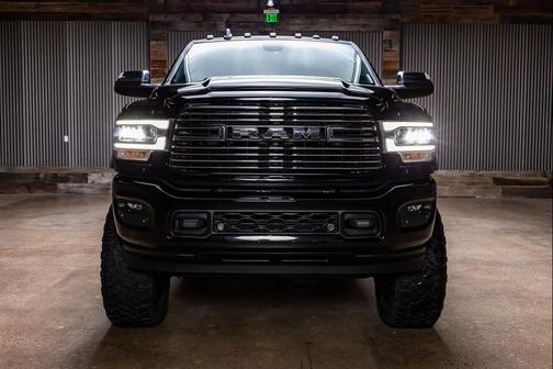 2022 RAM 3500 Laramie Crew Cab 4x4 6'4' Box