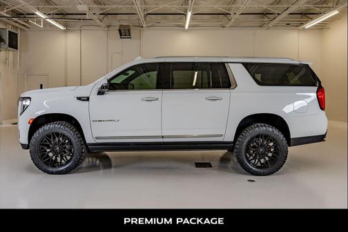 Summit White 2021 GMC Yukon XL Denali