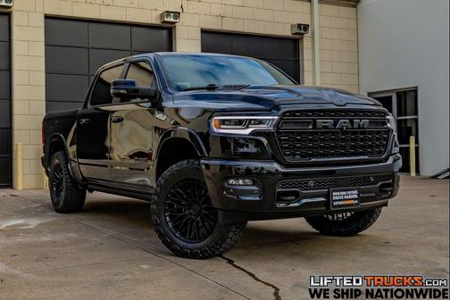 Diamond Black Crystal Pearlcoat 2025 RAM 1500 Limited