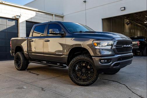 Granite Crystal Metallic Clear Coat 2023 RAM 1500 Laramie