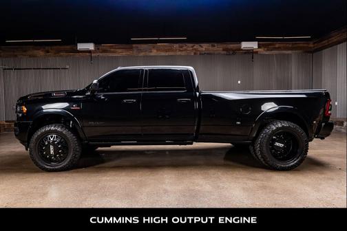 2022 RAM 3500 Limited Crew Cab 4x4 8' Box