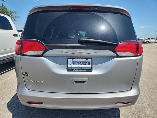 2021 Chrysler Voyager LXI