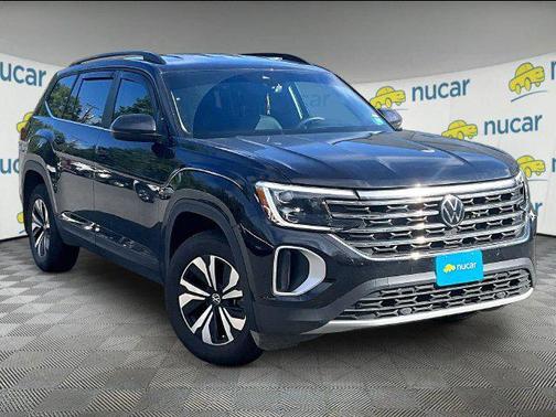 Deep Black Pearl 2024 Volkswagen Atlas 2.0T SE