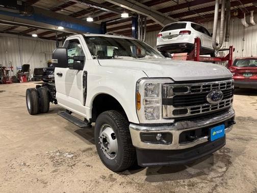 Oxford White 2026 Ford F-350 XL