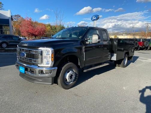 Agate Black Metallic 2026 Ford F-350 XL