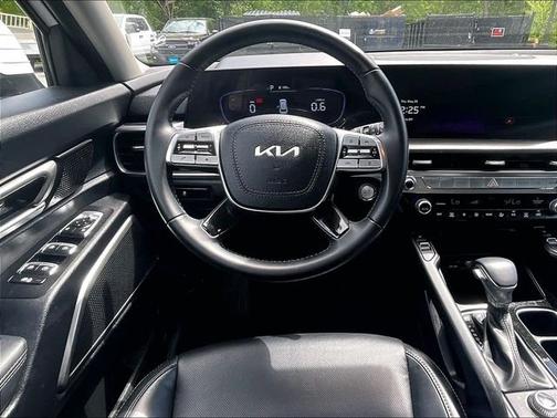Glacial White Pearl 2023 Kia Telluride S