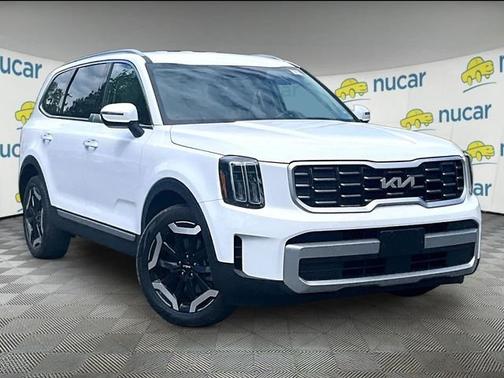 Glacial White Pearl 2023 Kia Telluride S