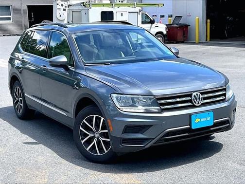 Platinum Gray Metallic 2021 Volkswagen Tiguan 2.0T SE