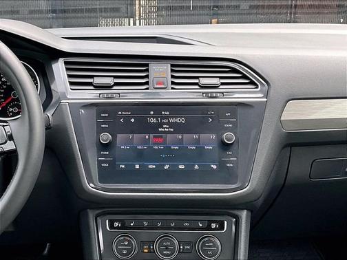 Platinum Gray Metallic 2021 Volkswagen Tiguan 2.0T SE