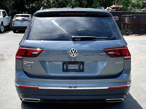 Platinum Gray Metallic 2021 Volkswagen Tiguan 2.0T SE