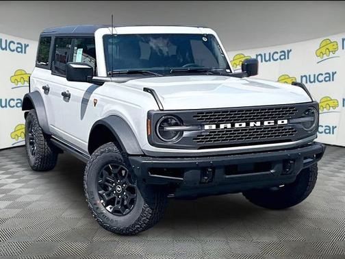 Avalanche Gray 2026 Ford Bronco Badlands
