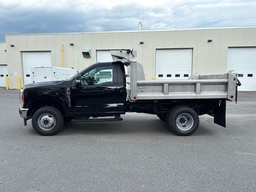 Agate Black Metallic 2026 Ford F-350 XL